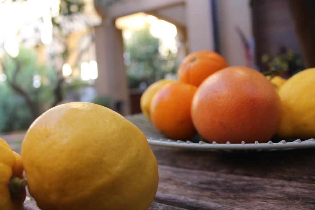 Les Agrumes Varigotti Luaran gambar