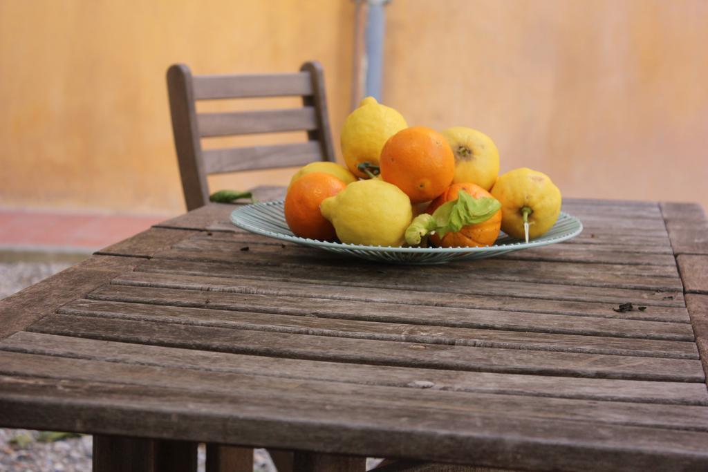 Les Agrumes Varigotti Luaran gambar