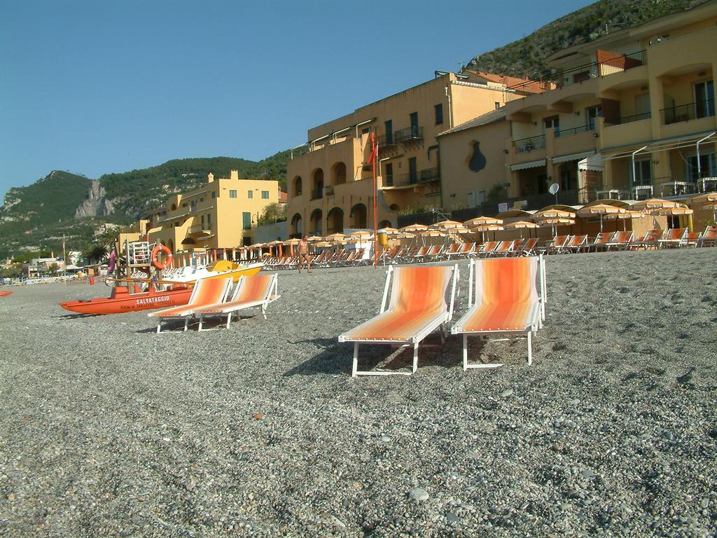 Les Agrumes Varigotti Luaran gambar