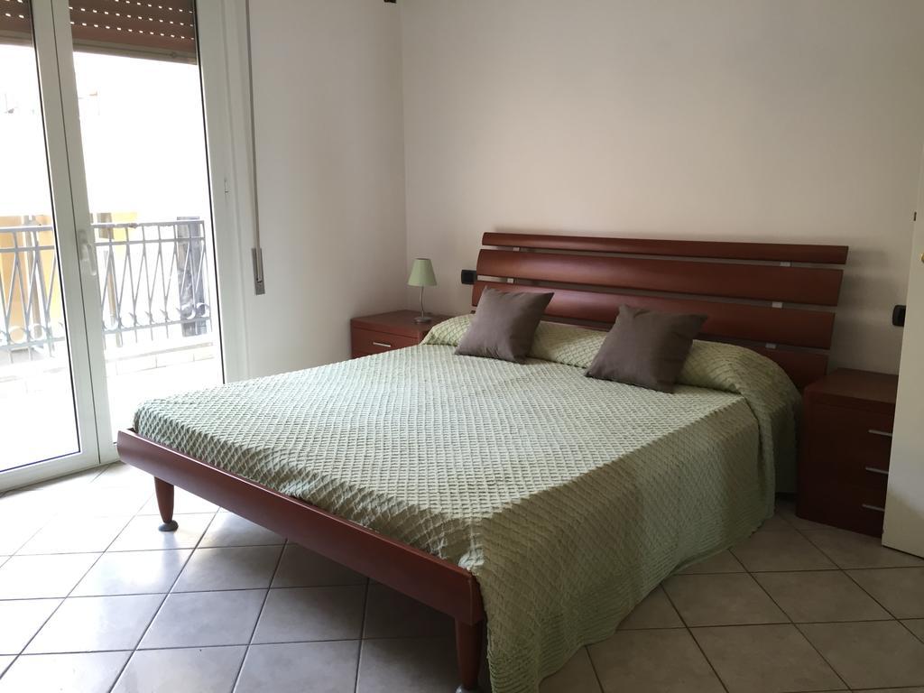 Les Agrumes Varigotti Luaran gambar